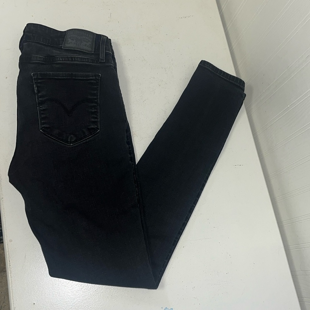 Levi’s 711 Black mid-rise waist  Skinny jeans